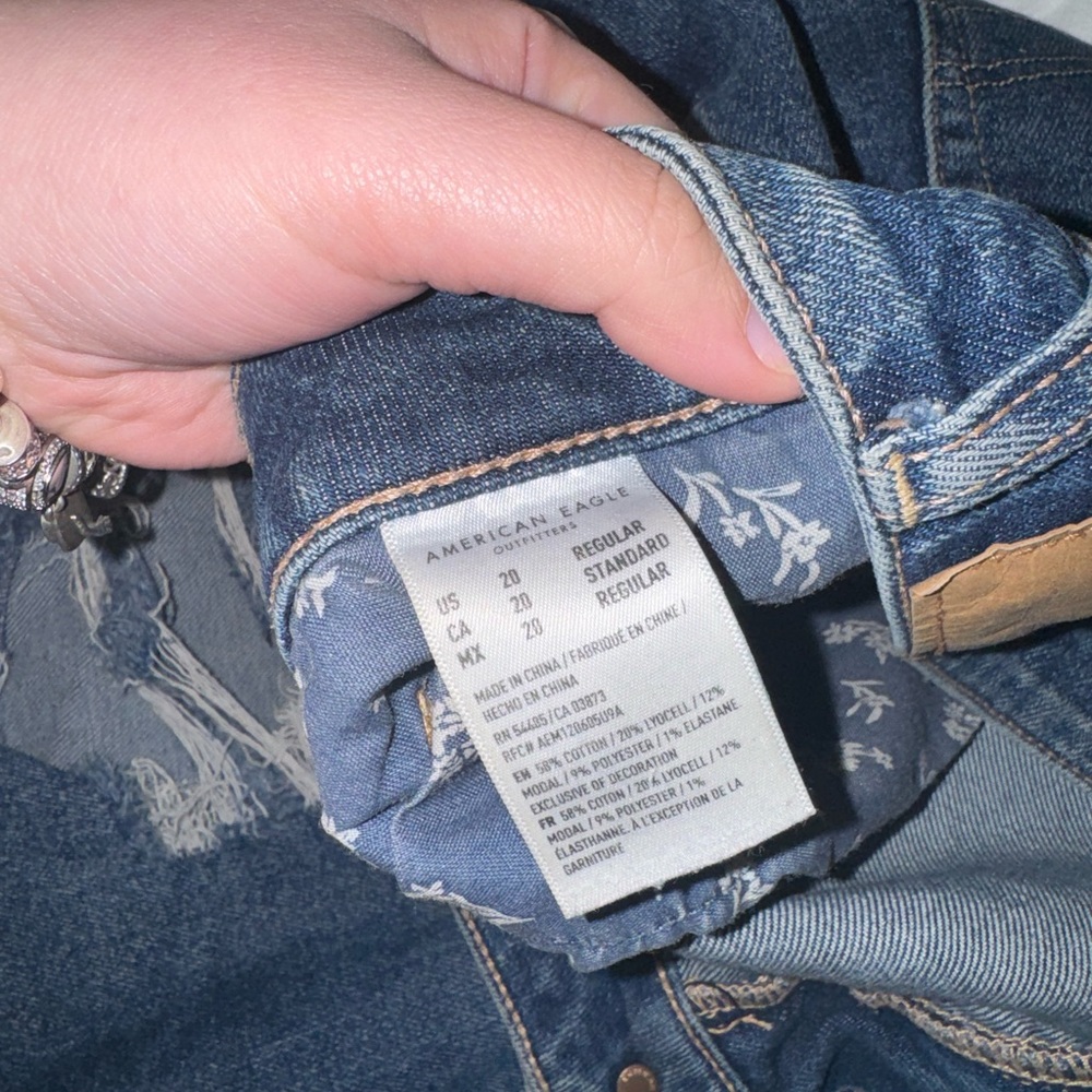 American eagle distressed boyfriend jeans size 20